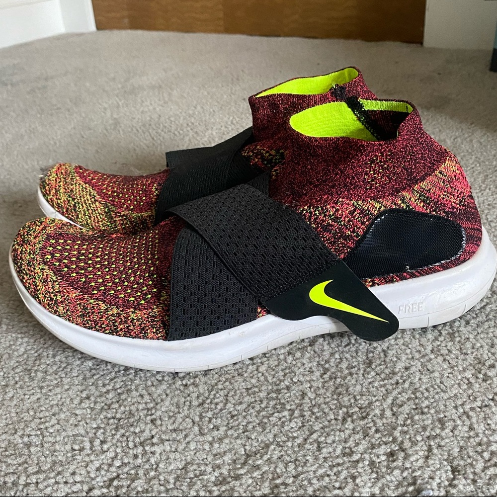 Nike Fly Knit Free Runs